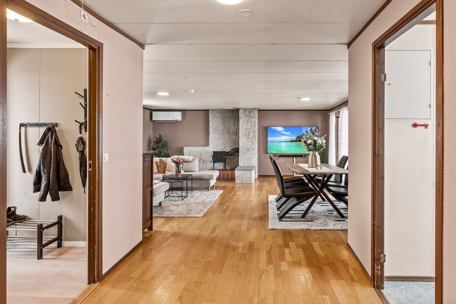 Alle gulvene ble byttet i 2022. Galleribilde