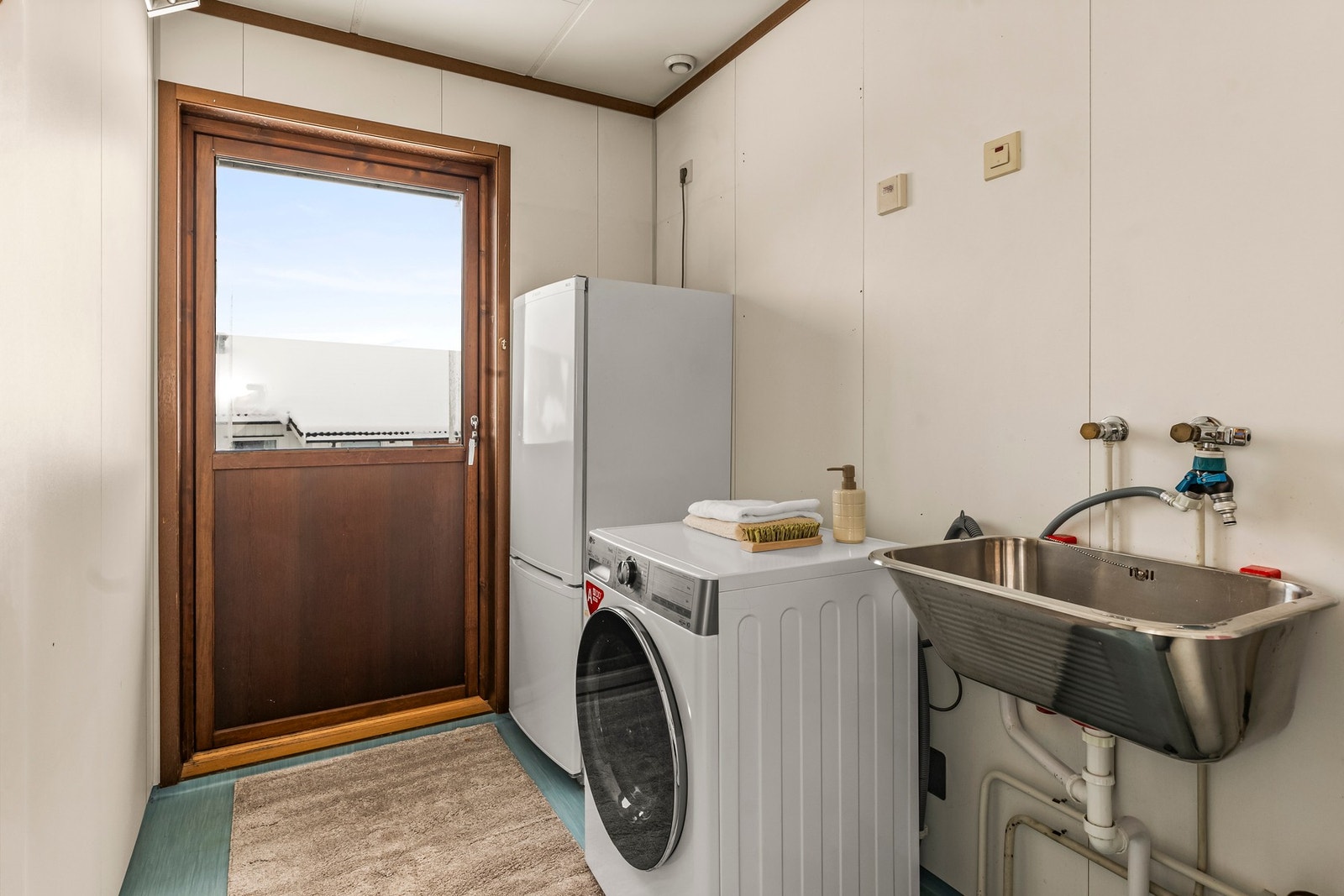 Vaskerom med egen utgang. Galleribilde