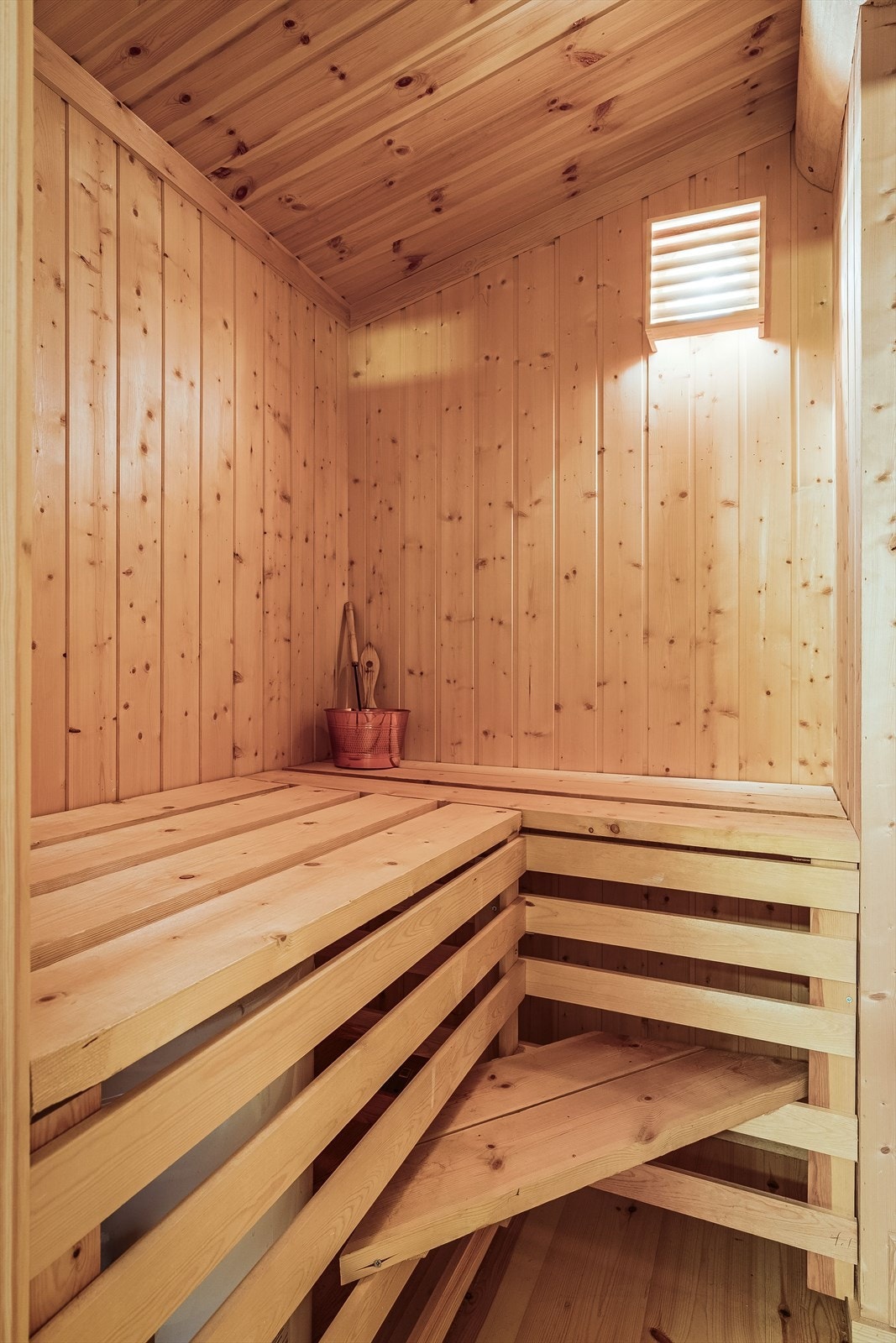 Innenfor badet ligger badstuen. Galleribilde