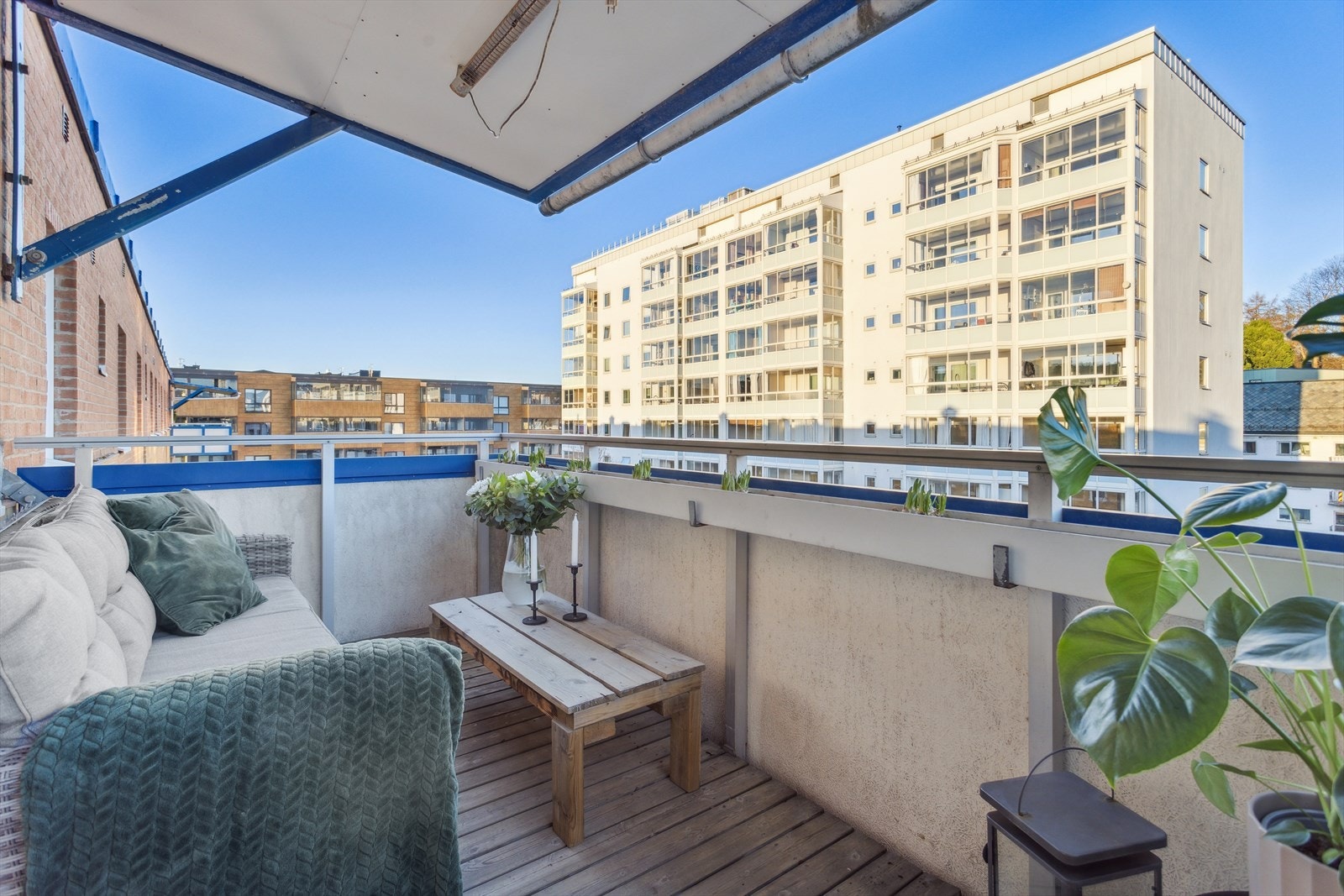 Her har du egen balkong på ca. 8kvm, der du kan nyte morgensolen og varme sommerdager. Galleribilde