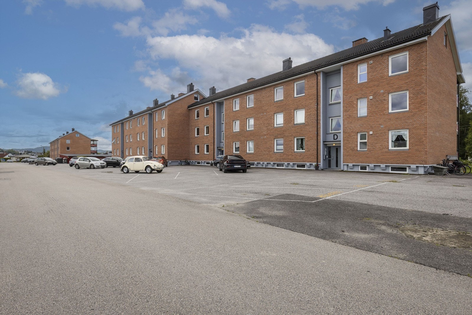 Leiligheten har egen parkeringsplass. Galleribilde