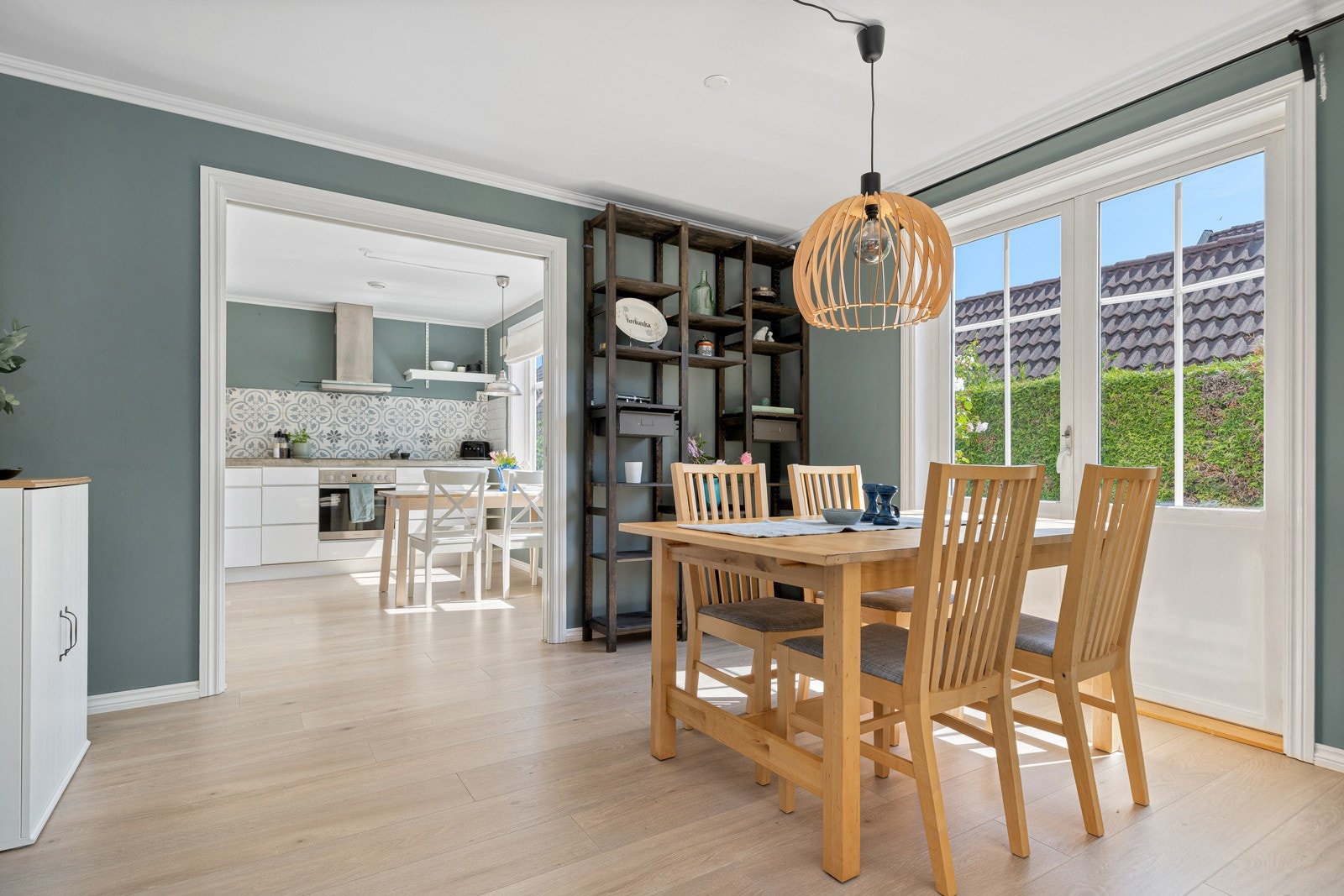 God plass til spisestuebord Galleribilde