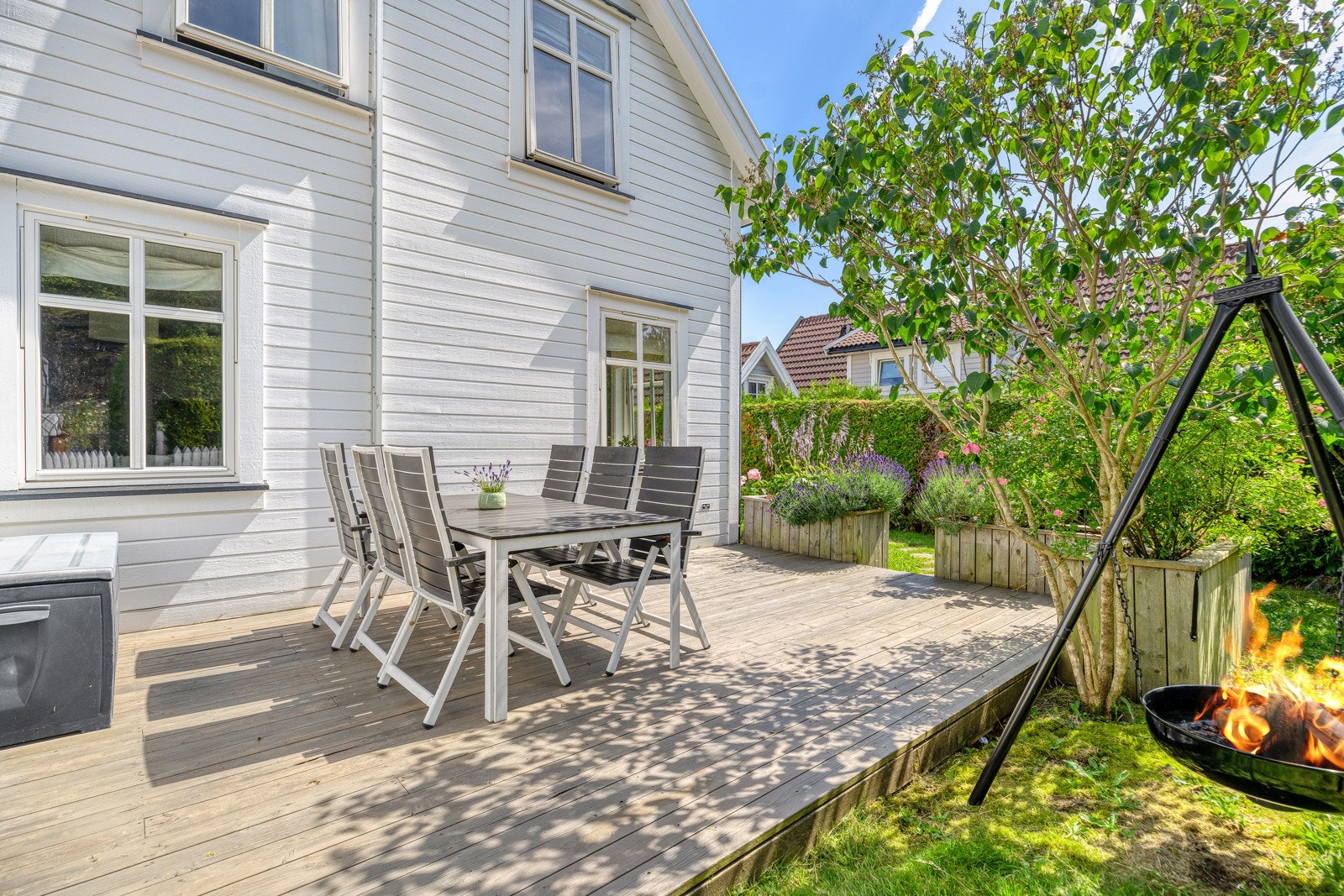 Hyggelig terrasse ut fra stuen Galleribilde