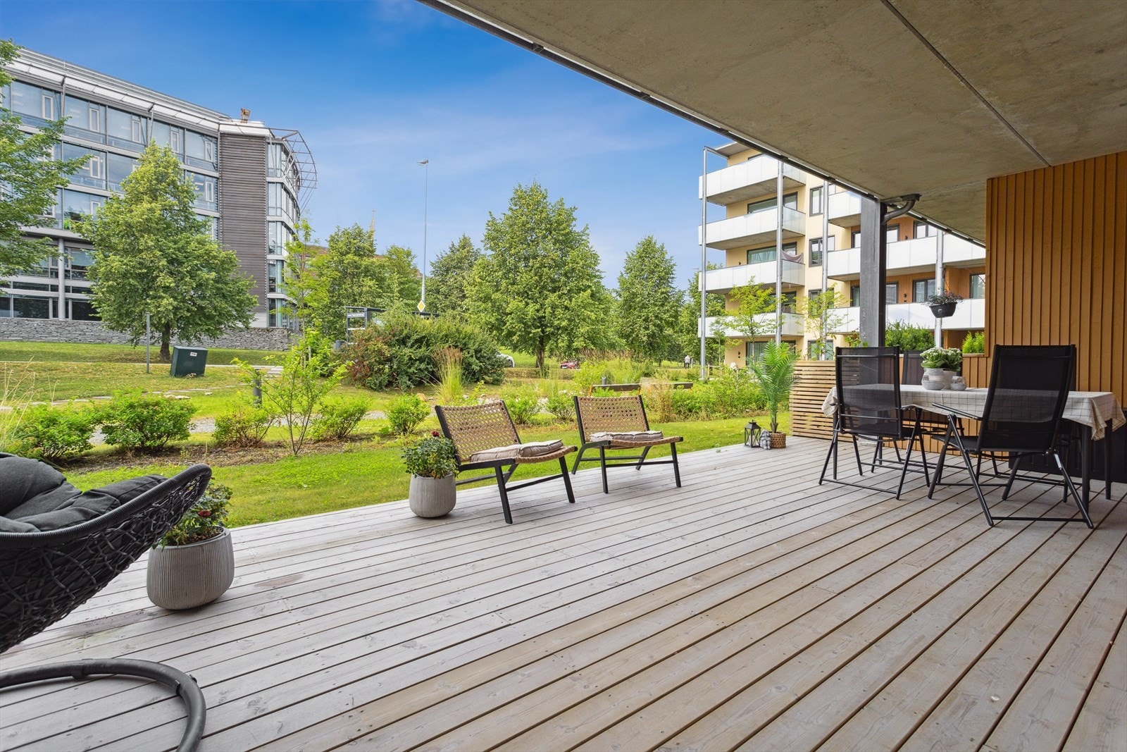 Stor og flott markterrasse tilhørende leiligheten. Galleribilde