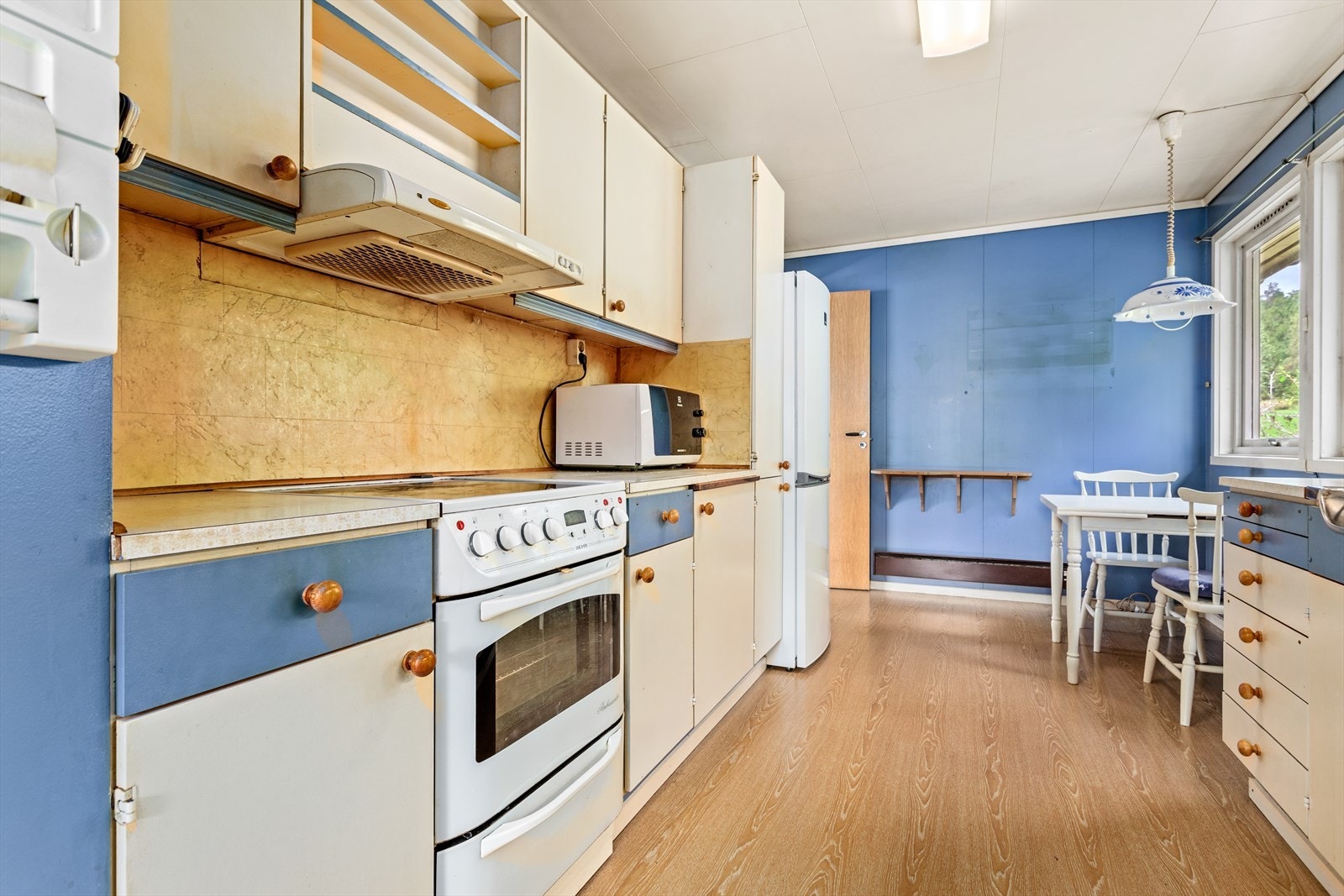 Kvitevarer er frittståande. Galleribilde