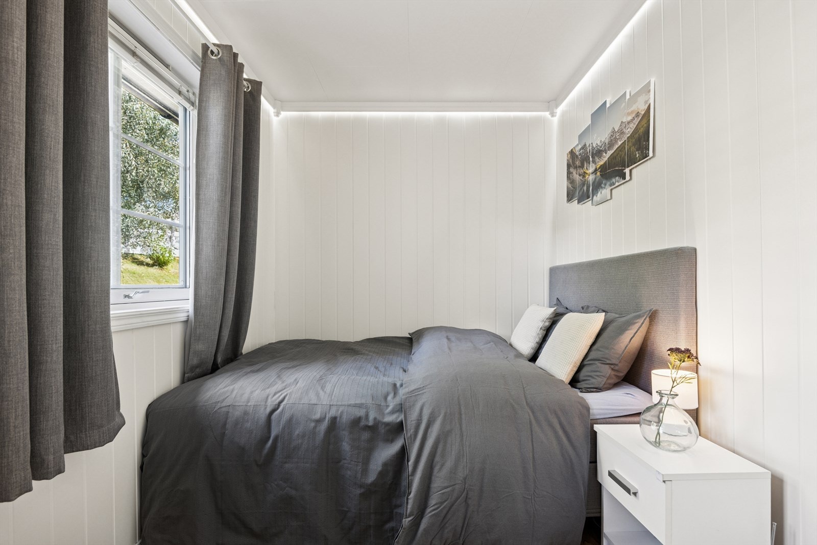 Praktisk soverom i 1.etg med nye overflater. Galleribilde