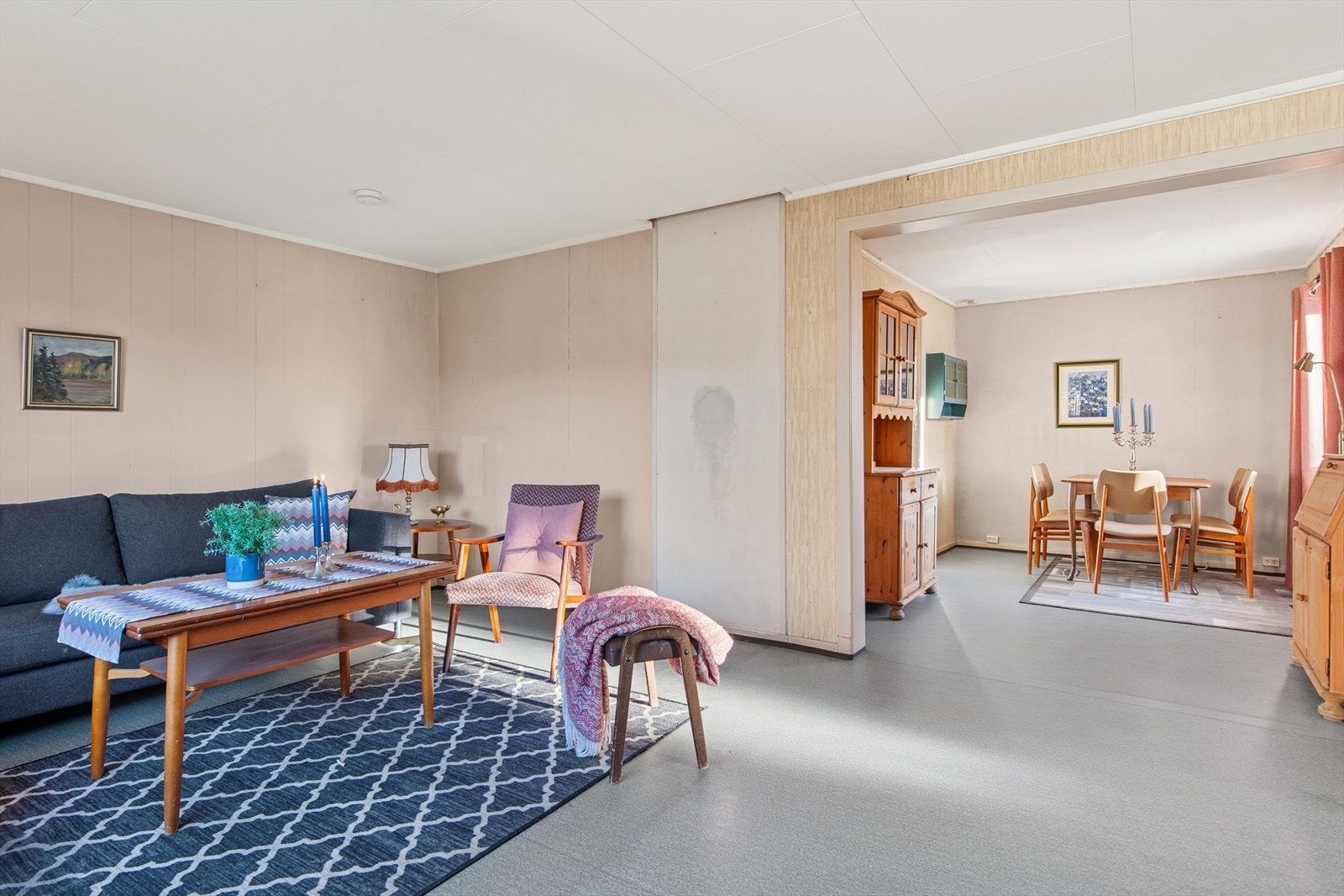 Kristian Fjeldsgt 46: Stue med åpen løsning mot spisestuen, som gir en god romfølelse. Galleribilde