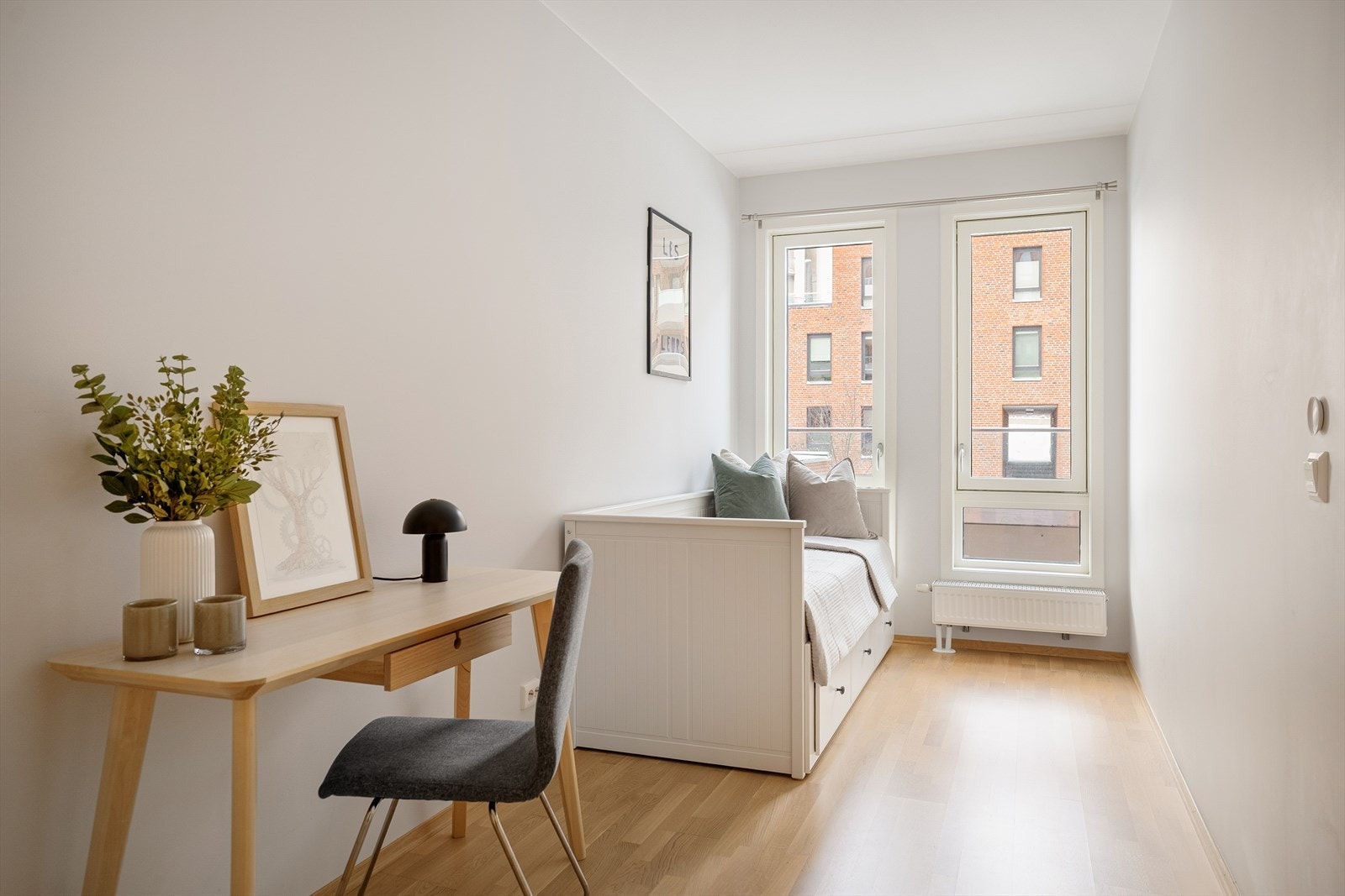 Soverom 2 passer godt som barnerom, gjesterom eller hjemmekontor. Galleribilde