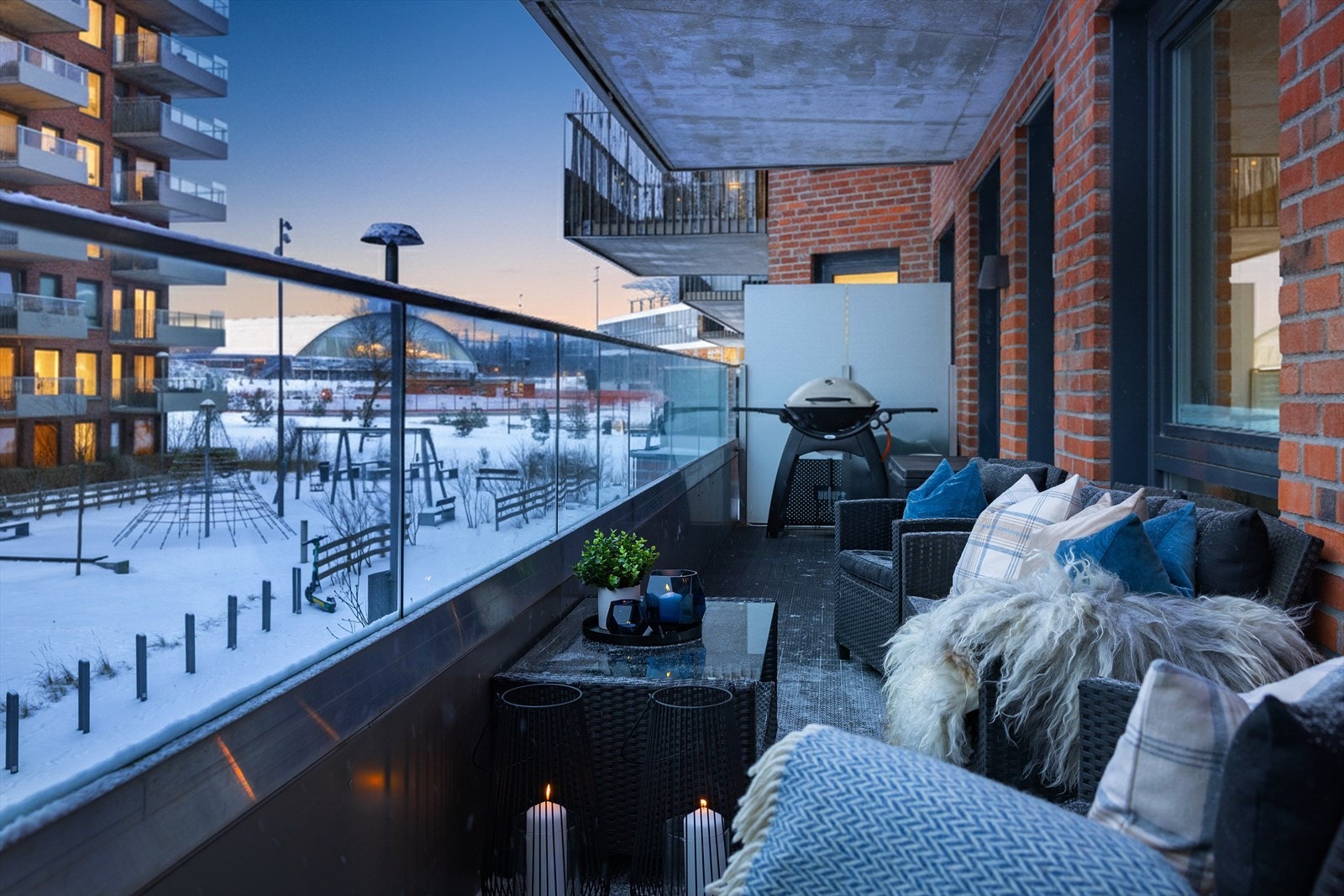Her er det god plass til sittegruppe, grill og beplantning. Galleribilde