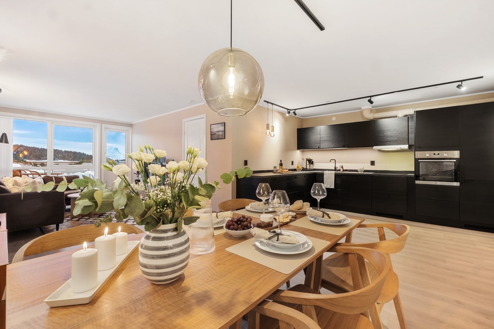 Her kan man invitere venner og familie til en bedre middag. Galleribilde