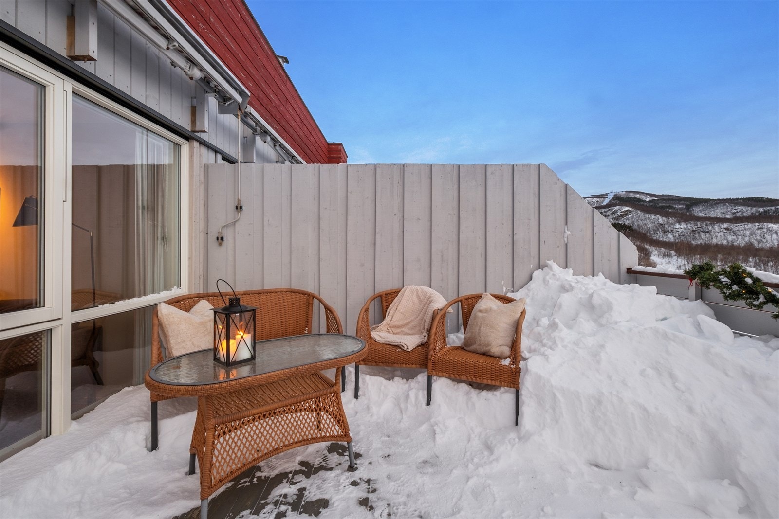 God plass til utemøbler. Galleribilde