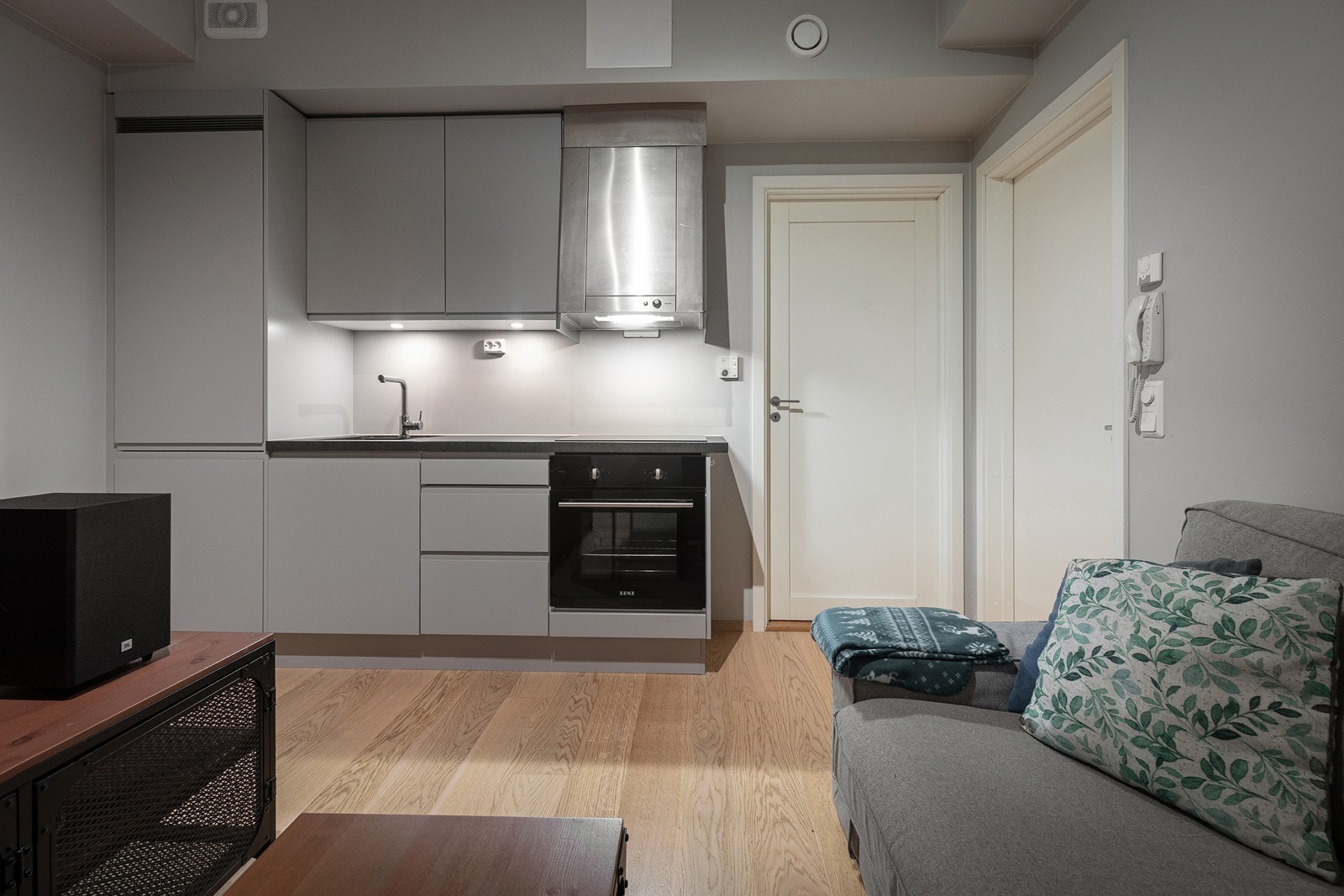 En del av leiligheten er innredet som hybel, ideell for utleie eller en tenåring. Galleribilde