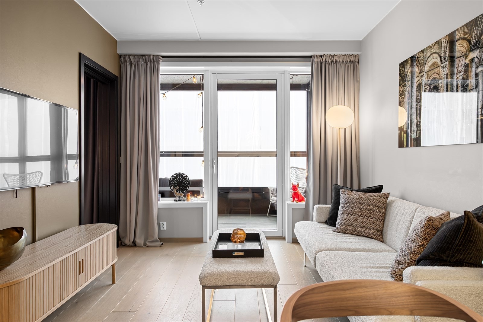 Leiligheten har balansert ventilasjon med varmegjenvinning som sikrer et godt inneklima og energieffektiv drift. Galleribilde