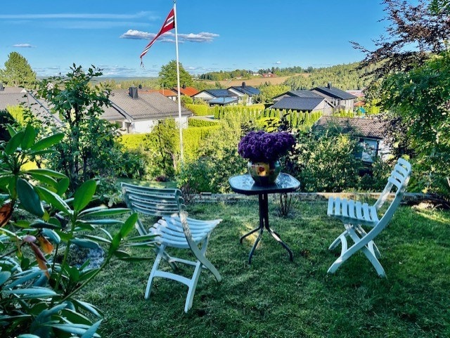 Her kan man nyte solen fra tidlig morgen til kveld på sommerstid (selgers bilde) Galleribilde