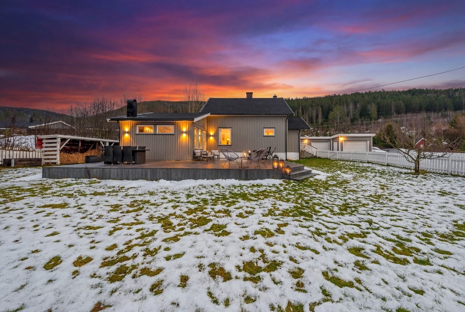 Her får du en praktisk enebolig med garasje og en sentral beliggenhet i Hurdal Galleribilde