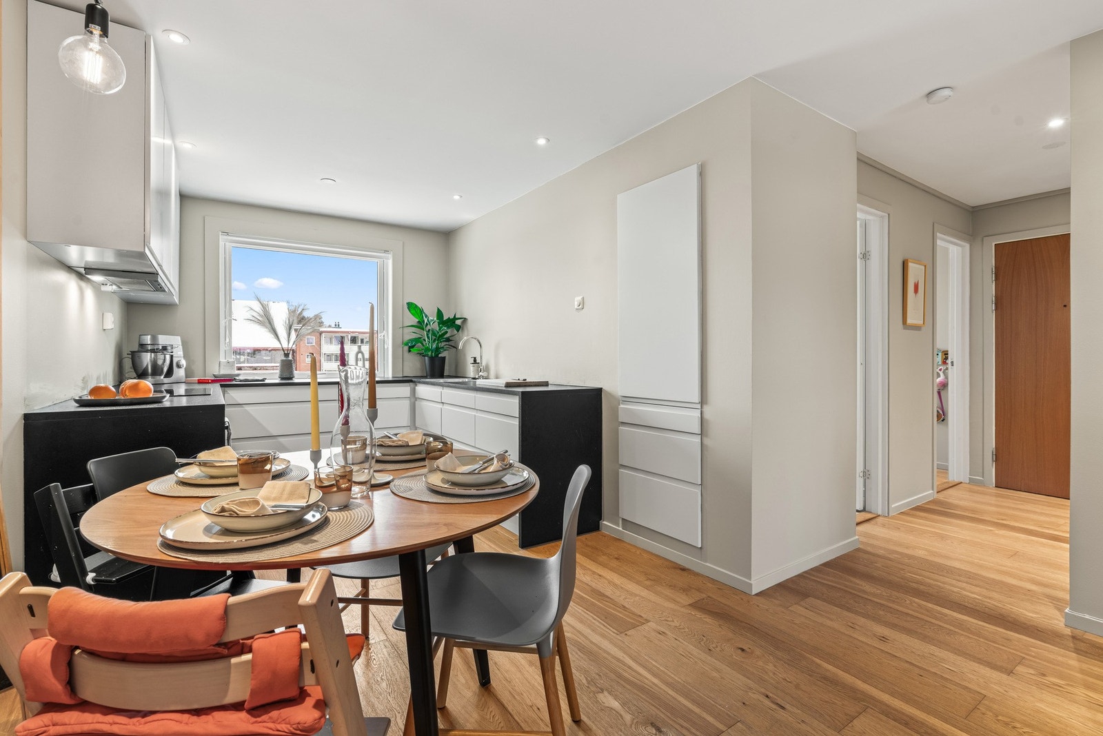 Vi tar turen videre via entreen og inn på badet. Galleribilde