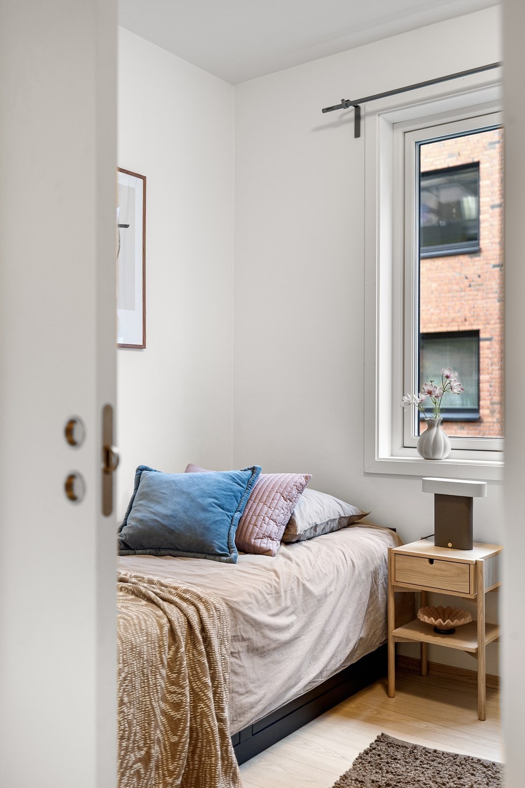 Soverom 3 har god plass til seng, garderobeskap og nattbord. Galleribilde