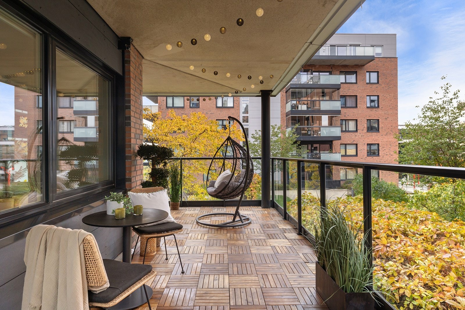 Leiligheten har nedbetalt fellesgjelden på boligen og det er inkludert A-konto varmtvann og oppvarming i felleskostnader som avregnes en gang årlig. Galleribilde