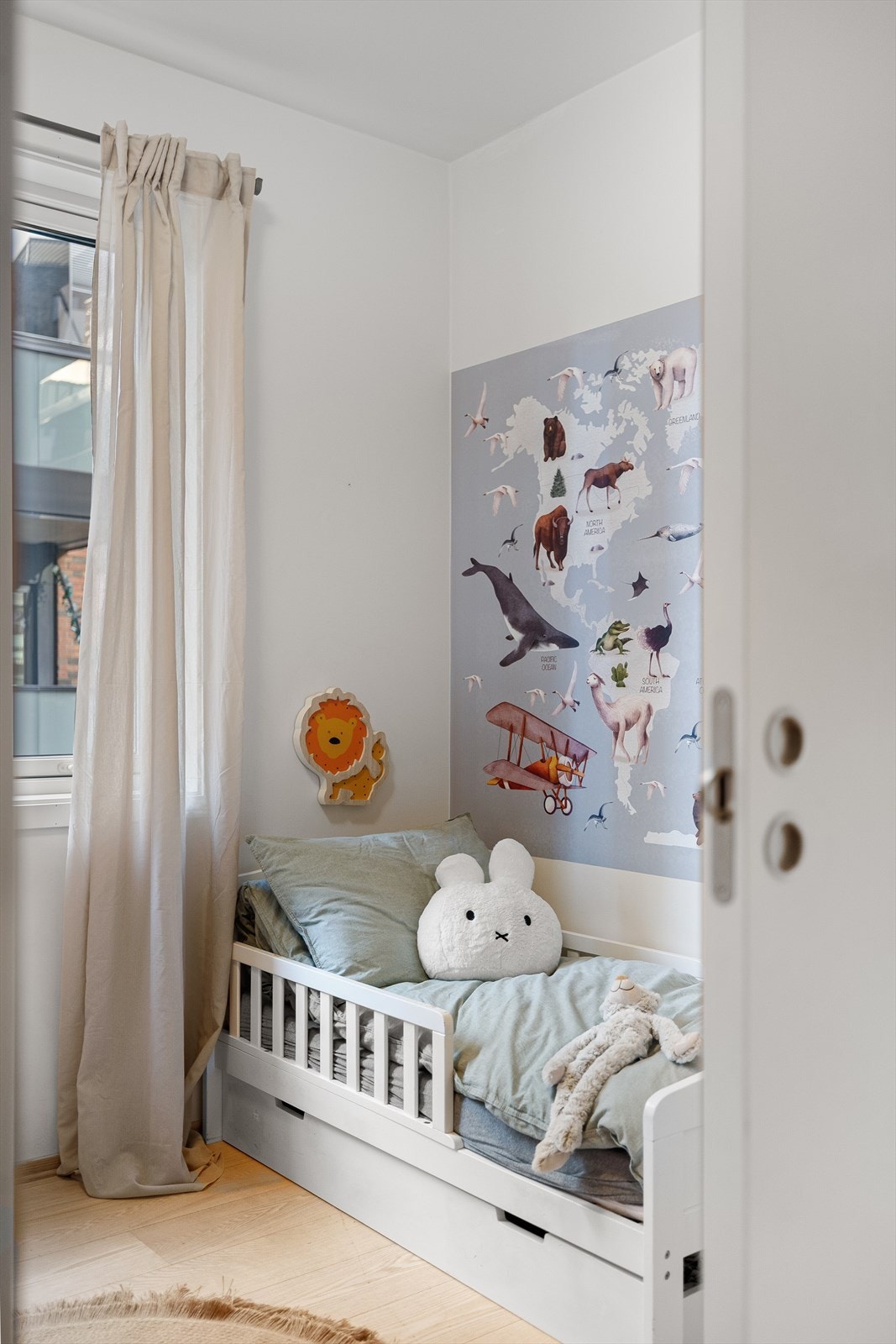 Soverom 2 og 3 er like store og passer ypperlig som barnerom. kontor eller gjesterom. Galleribilde