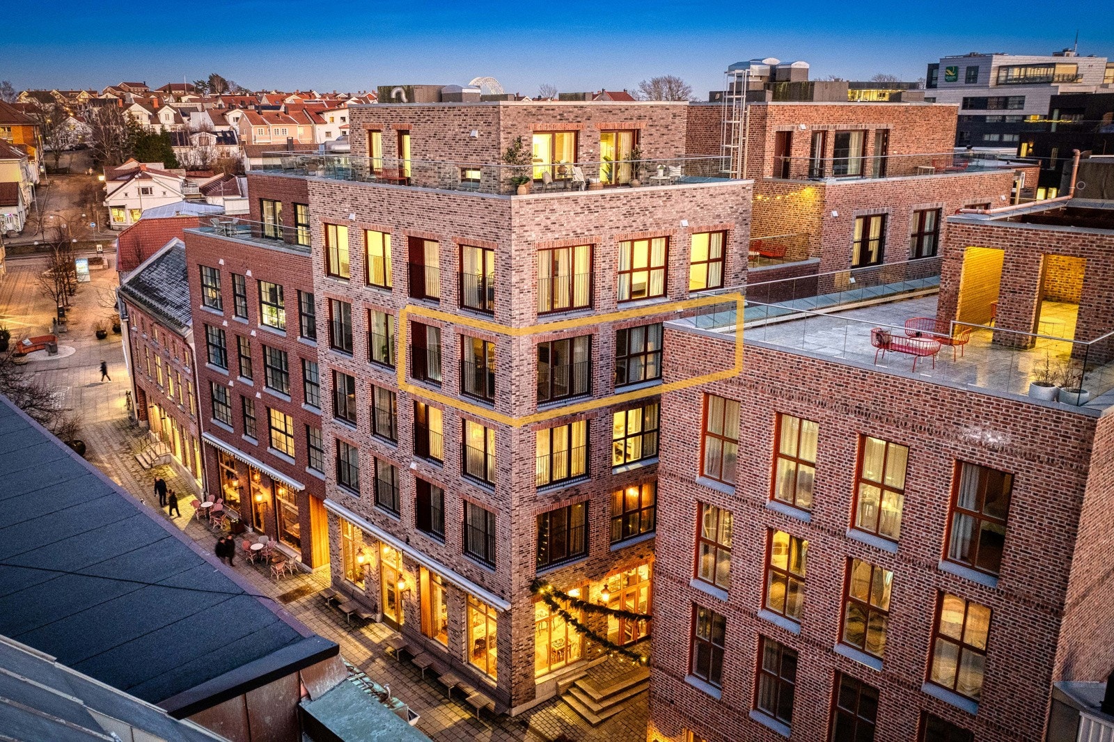 Dette er en pen og lys 3-roms hjørneleilighet med velfungerende planløsning. Galleribilde