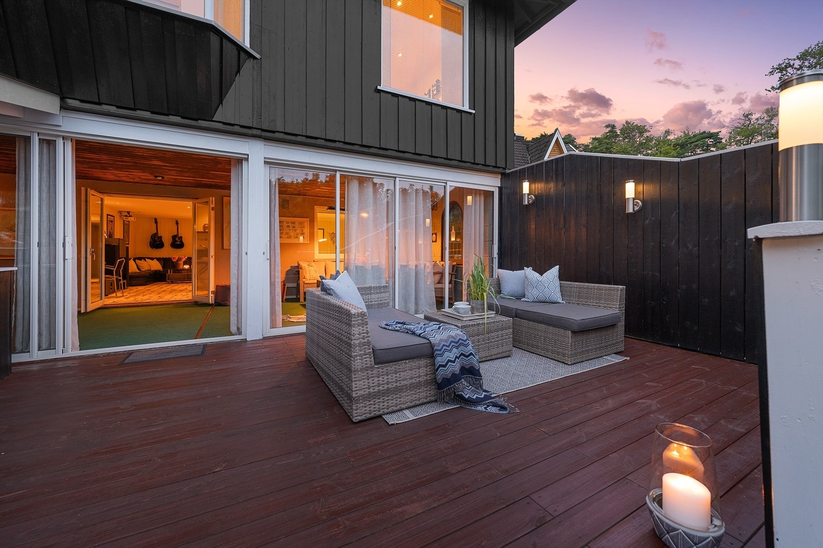 Stemningsfull belysning og lune kroker skaper den perfekte rammen for sene kvelder. Galleribilde