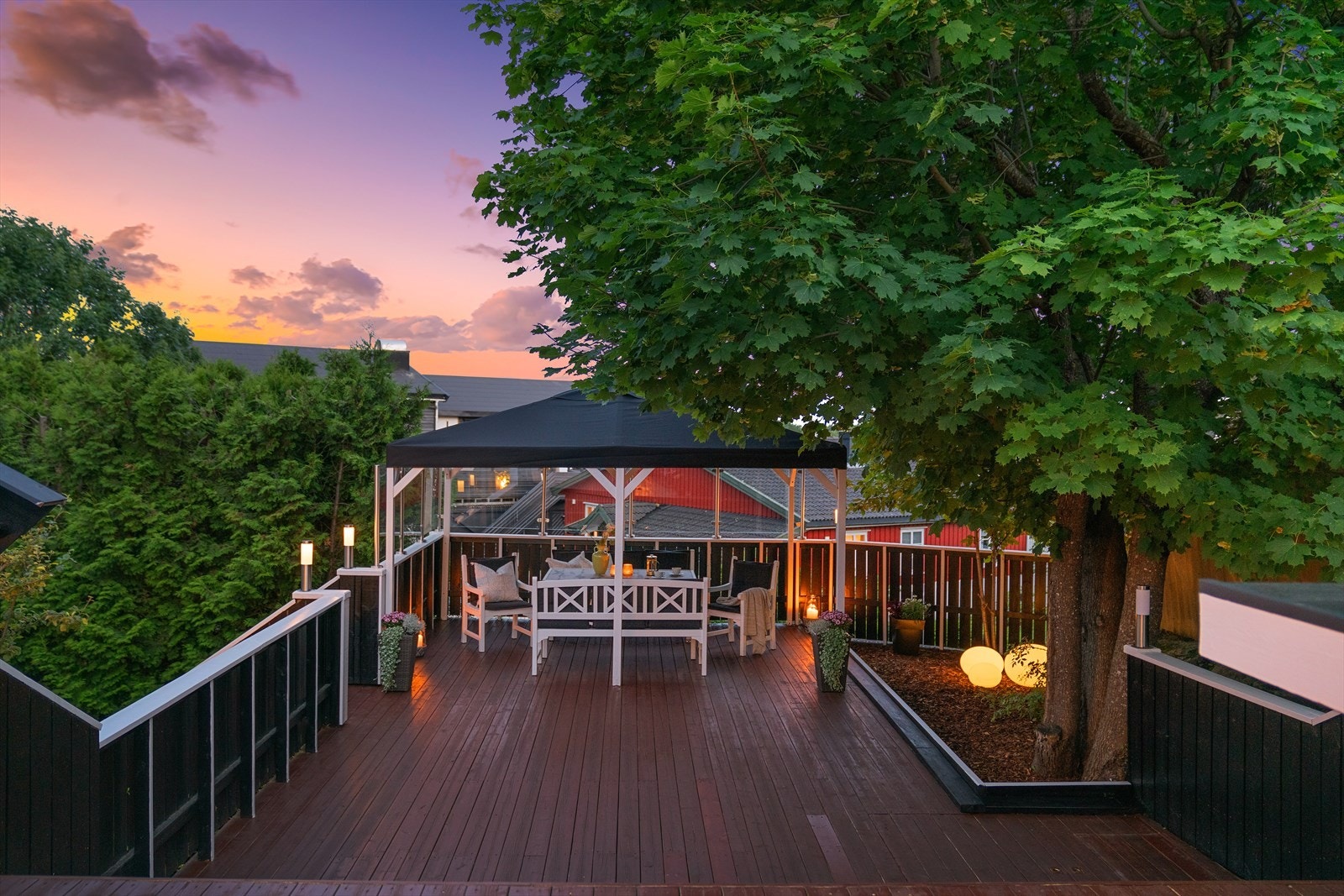 Flere sosiale soner med plass til både store og små sammenkomster - her er det bare å nyte! Galleribilde