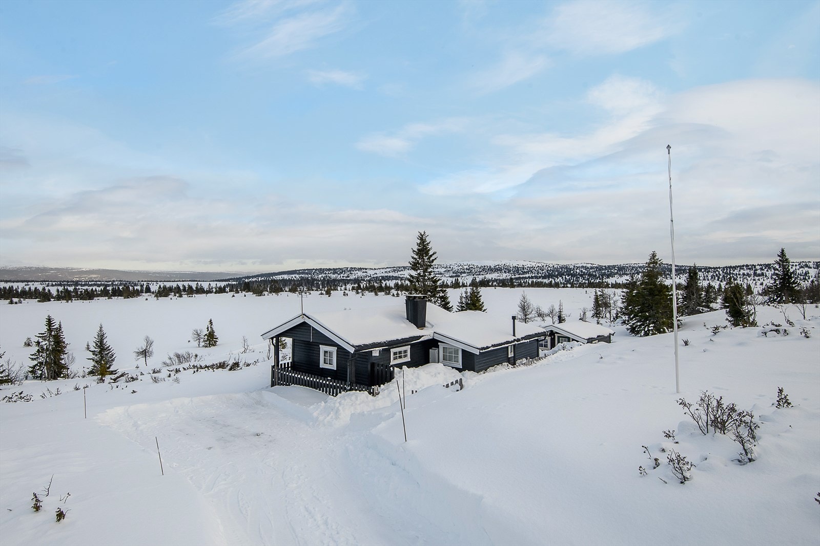 Velkommen til Elgåsen 147, ei koselig hytte i naturskjønne omgivelser. Galleribilde