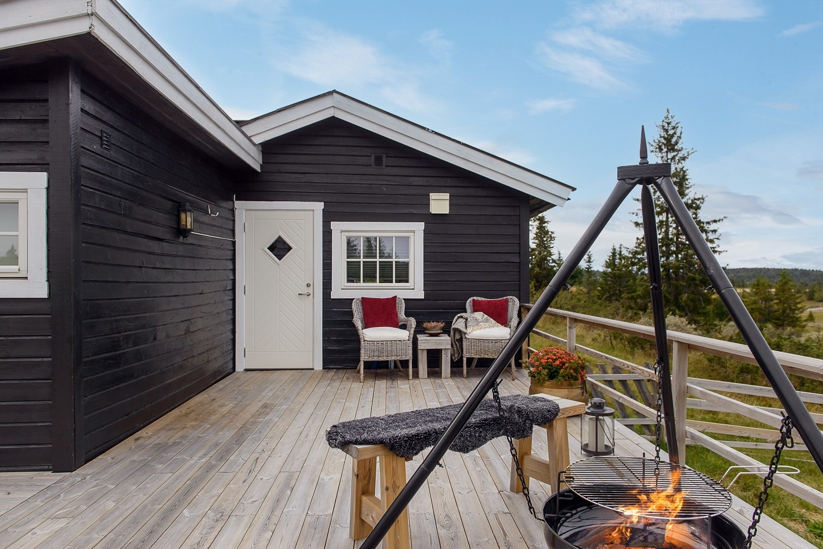 Inngangspartiet ble oppgradert med ytterdør i 2021. Galleribilde