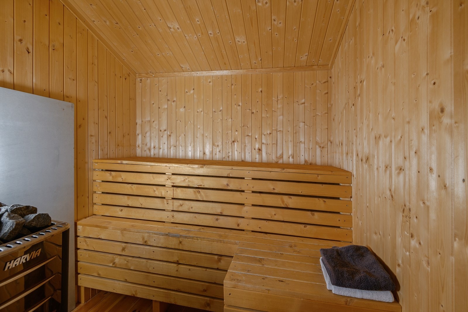 Etter en lang dag i fjellet kan man myke opp støle muskler i badstuen som ligger i annekset Galleribilde