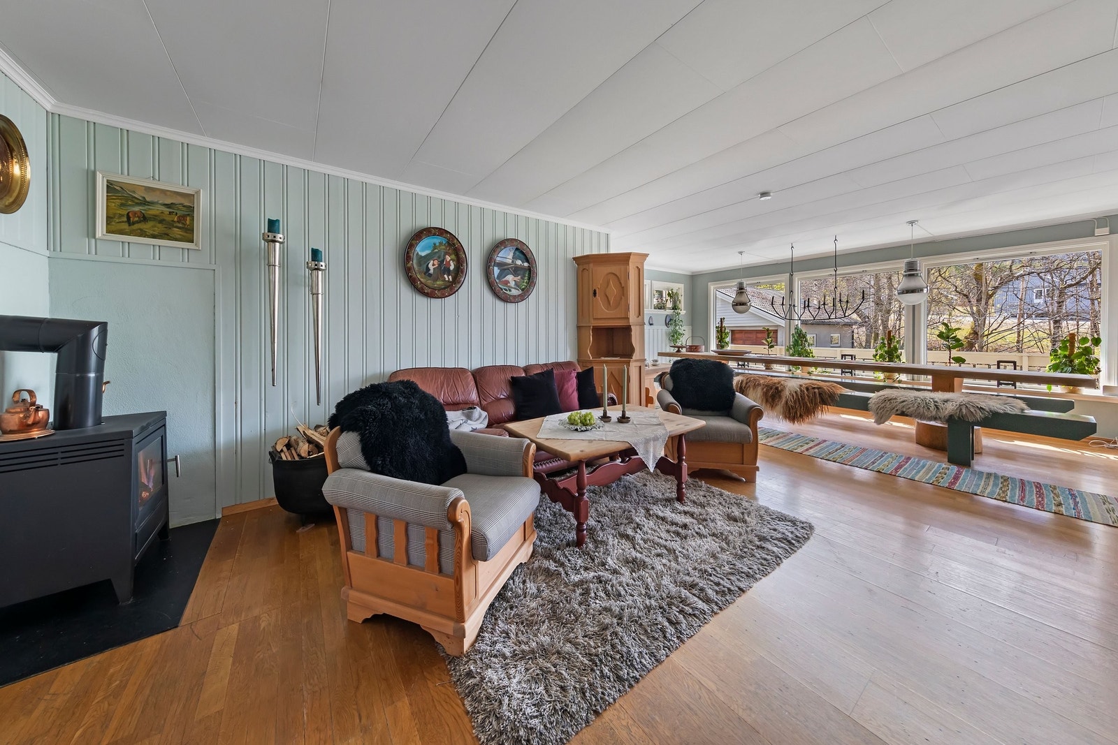 Tv-stuen med peis Galleribilde