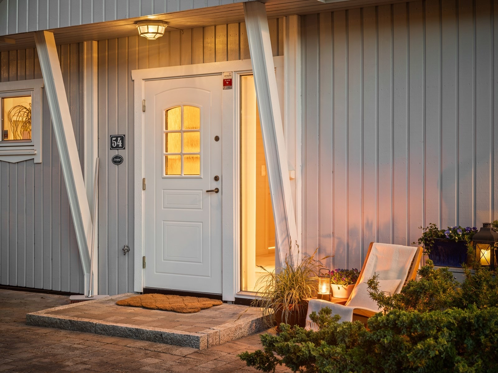 Egen inngang til leiligheten. Galleribilde