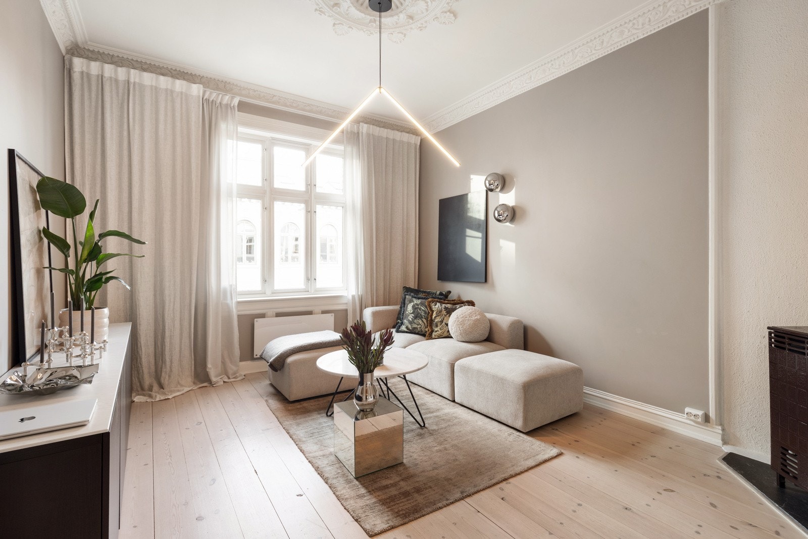 Tor Martin Tinderholt v/Privatmegleren Aksept har gleden av å ønske velkommen til ettertraktede Hauchs gate 2A! (Foto: Studio Oslo) Galleribilde