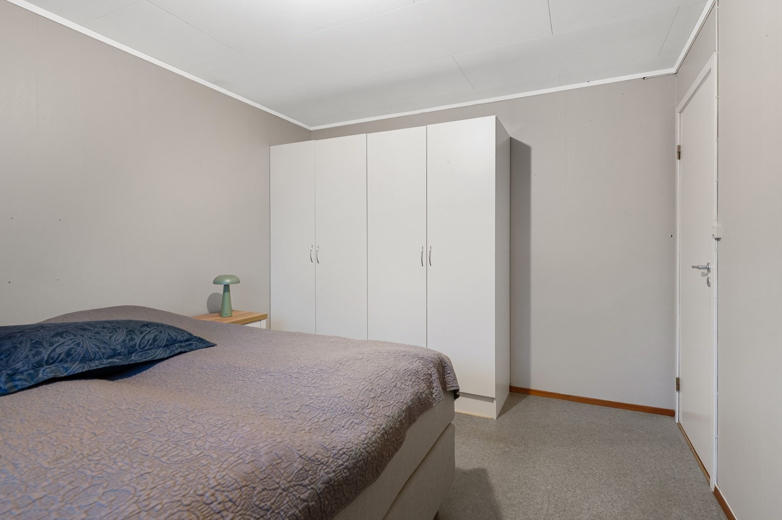 Soverommet har romslig garderobeskap. Galleribilde