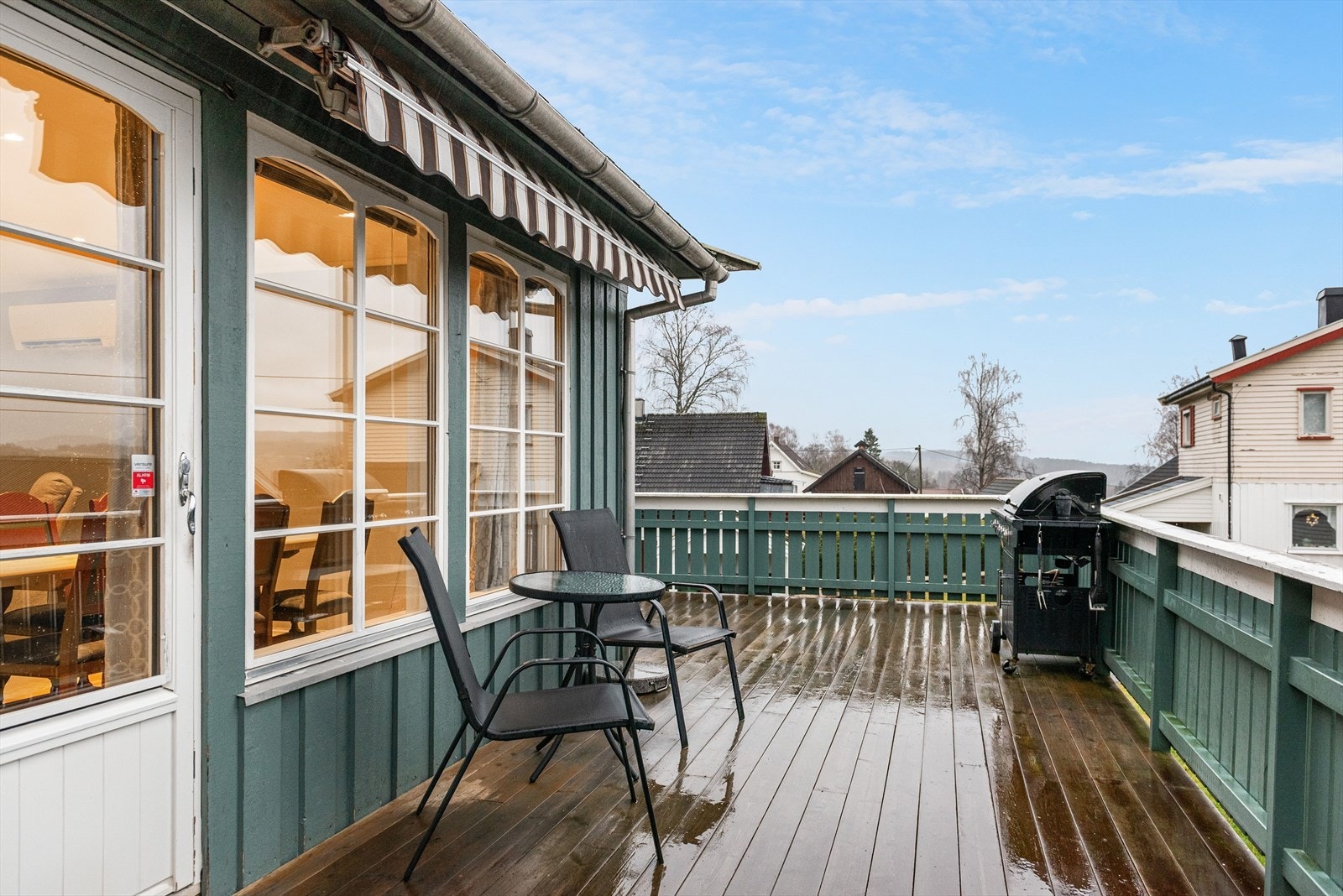 Gode møbleringmuligheter til utemøbler. Terrassemarkise. Galleribilde