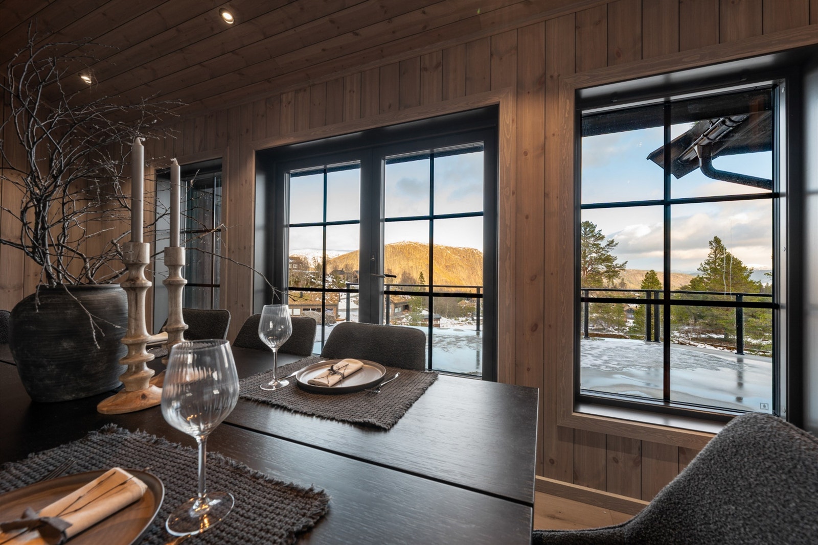 Flott utsikt også fra spisebordet. Galleribilde