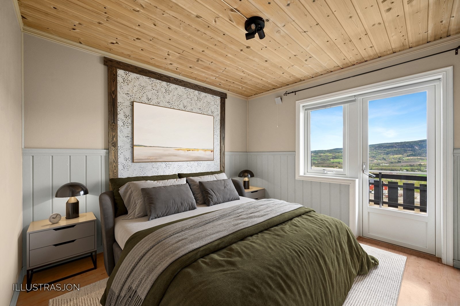 1. etasje leilighet har 3 soverom av god størrelse. Herav ett med utgang til balkong. Galleribilde