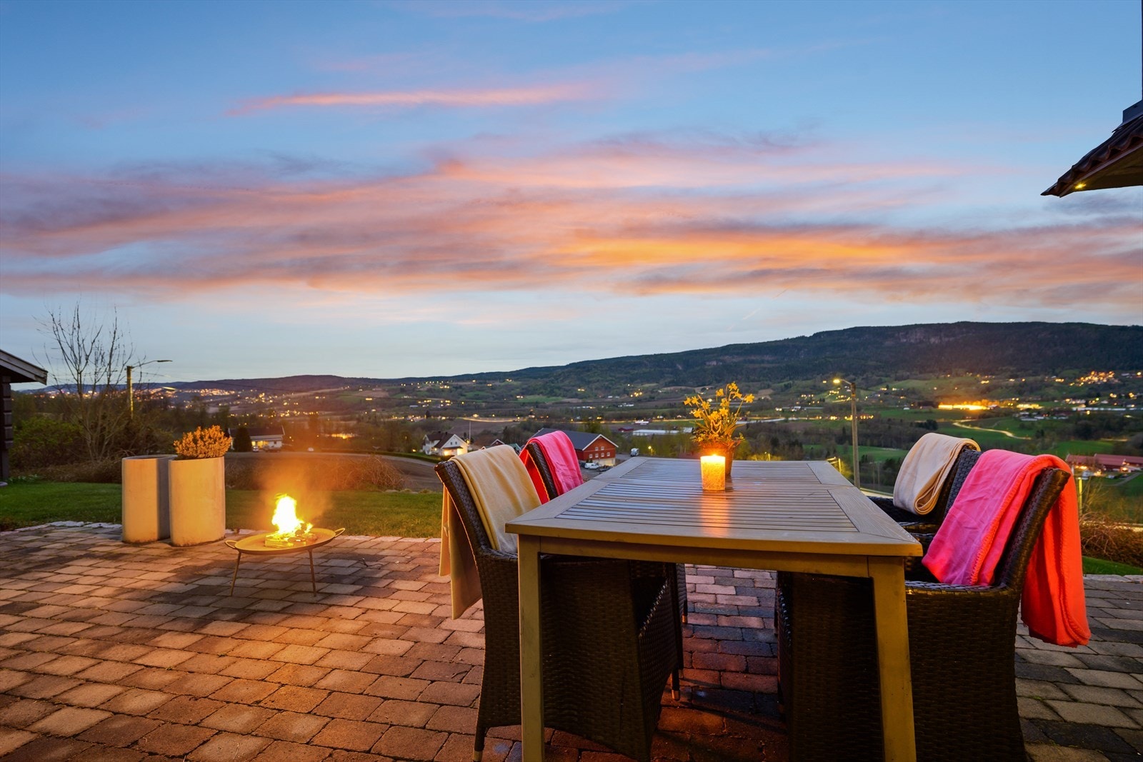 Kveldsfoto. Galleribilde