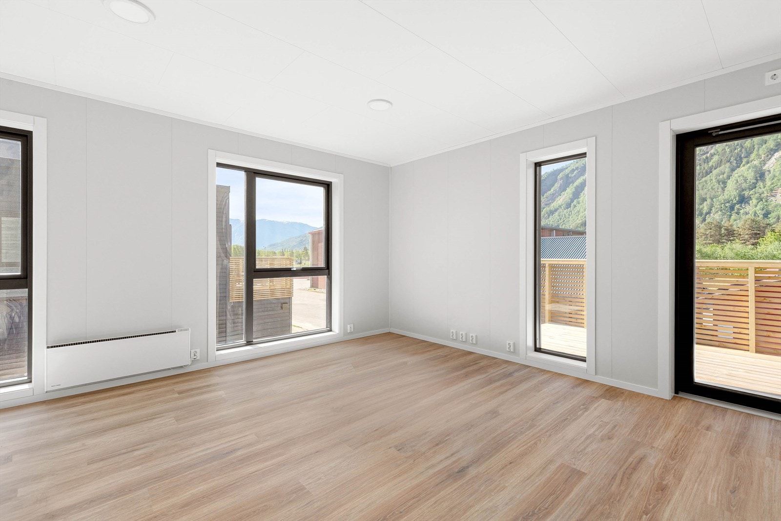 Leiligheten har mye naturlig lys Galleribilde