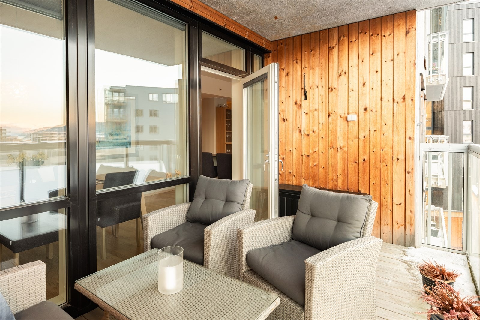 Her er det plass til både lounge og grill. Galleribilde