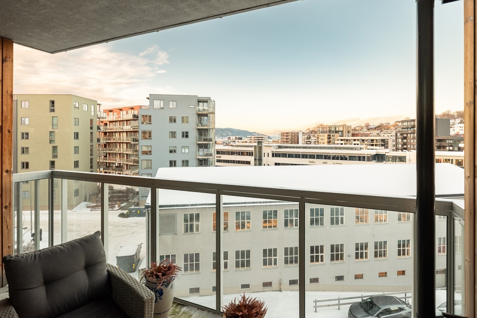 Balkongens vestvendte retning sørger for gode solforhold. Galleribilde