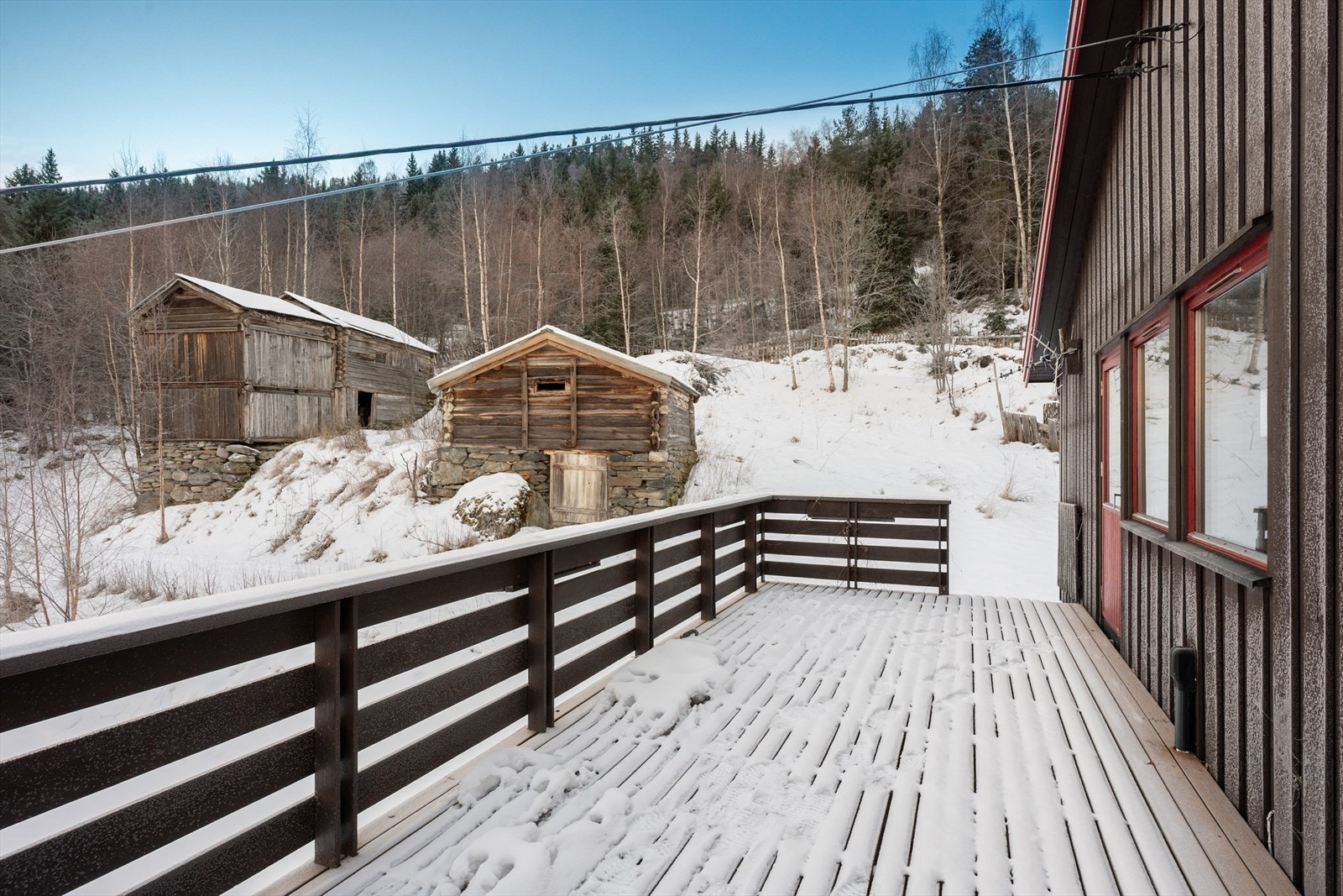 Det er god plass til utemøbler og direkte adkomst til uteområdet. Galleribilde