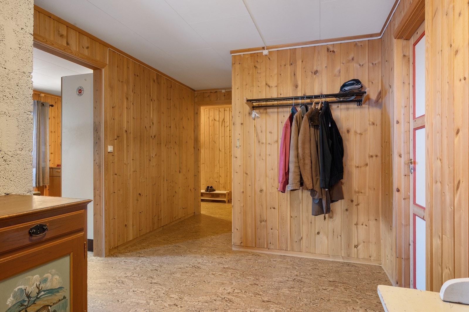 Entré/gang med god plass til yttertøy og sko. Galleribilde