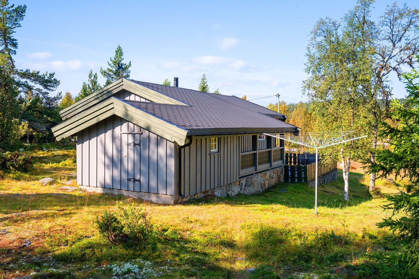 Bod i bakkant av hytta Galleribilde