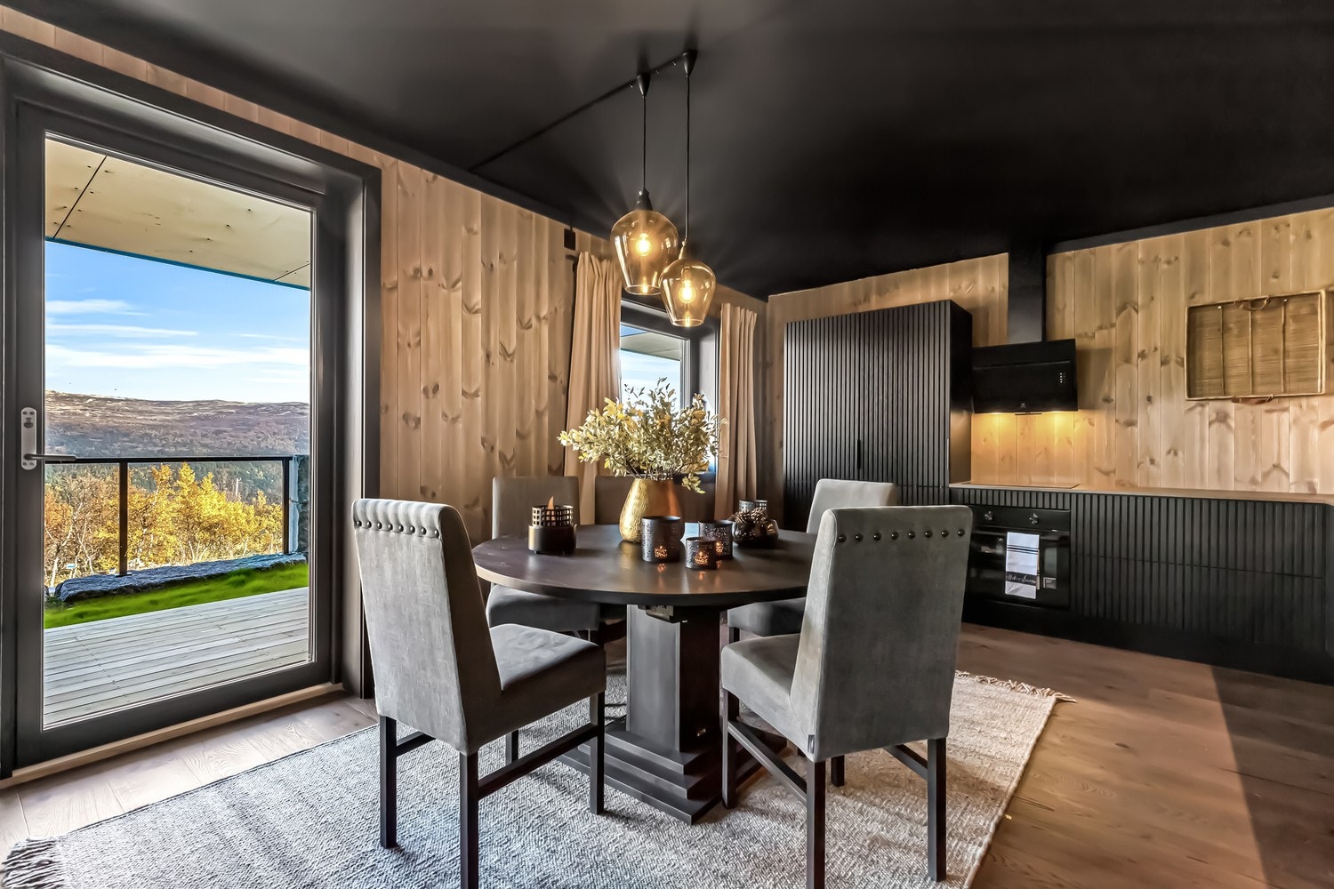 God plass til spisegruppe Galleribilde