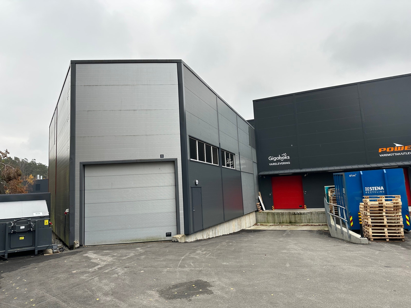 Ledig lager ca 236kvm, med kjøreport og god takhøyde Galleribilde