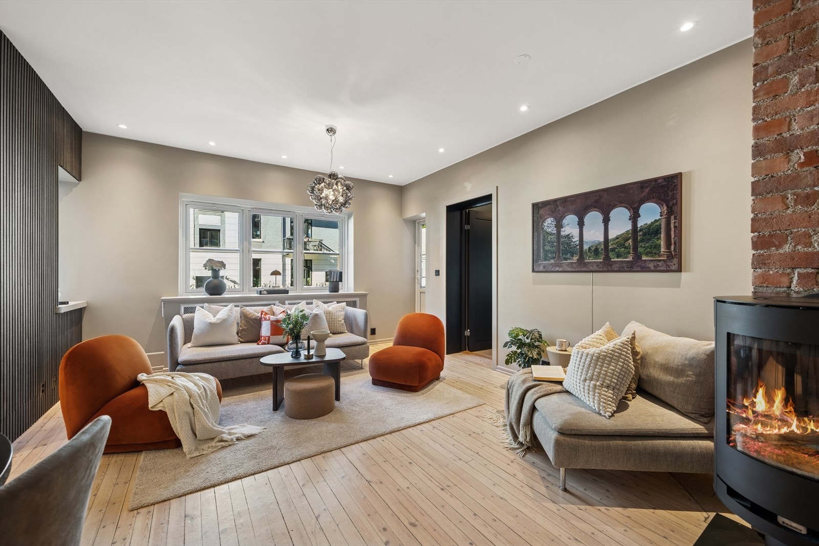 Dette er en svært innbydende 4-roms selveierleilighet med attraktiv beliggenhet på populære Fagerborg. Galleribilde