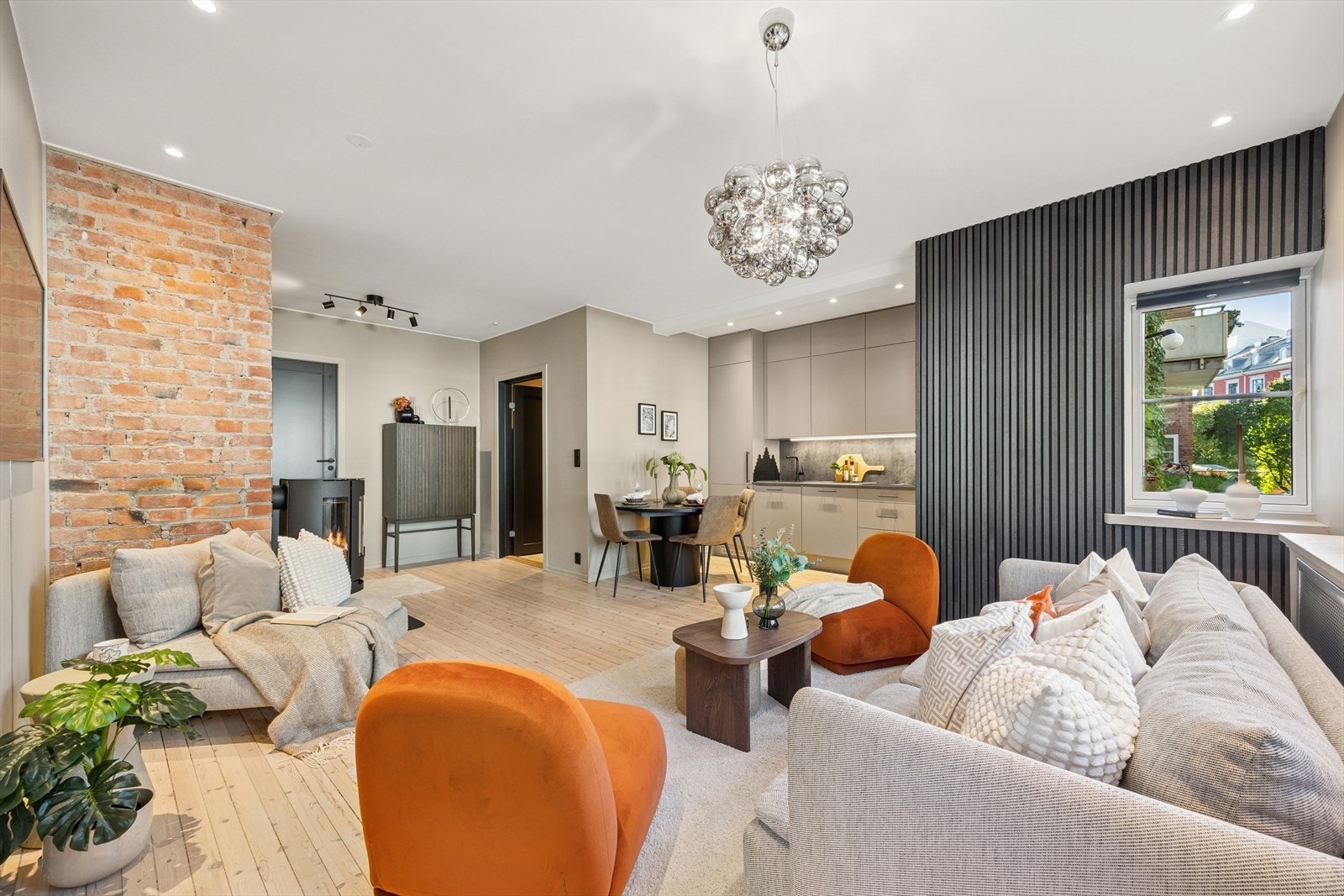 Leiligheten ble betydelig oppusset i 2022 og fremstår med gjennomgående god standard. Galleribilde