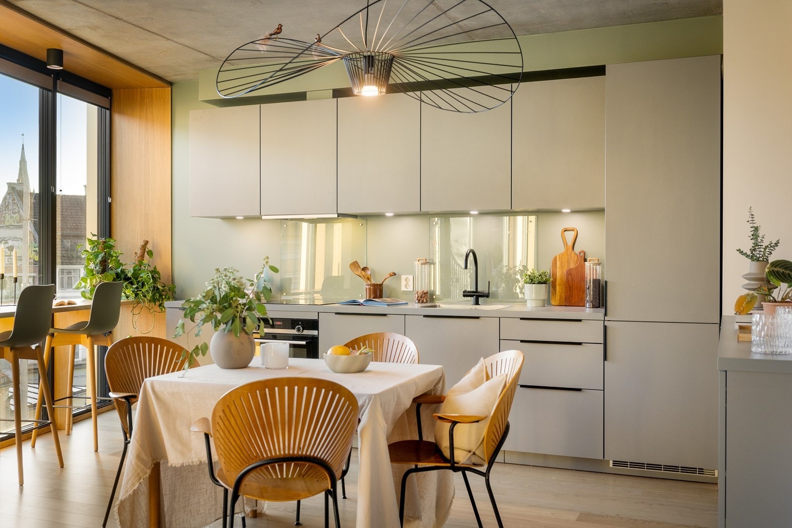 Stilrent og moderne kjøkken av god kvalitet fra eksklusive Poggenpohl. Galleribilde