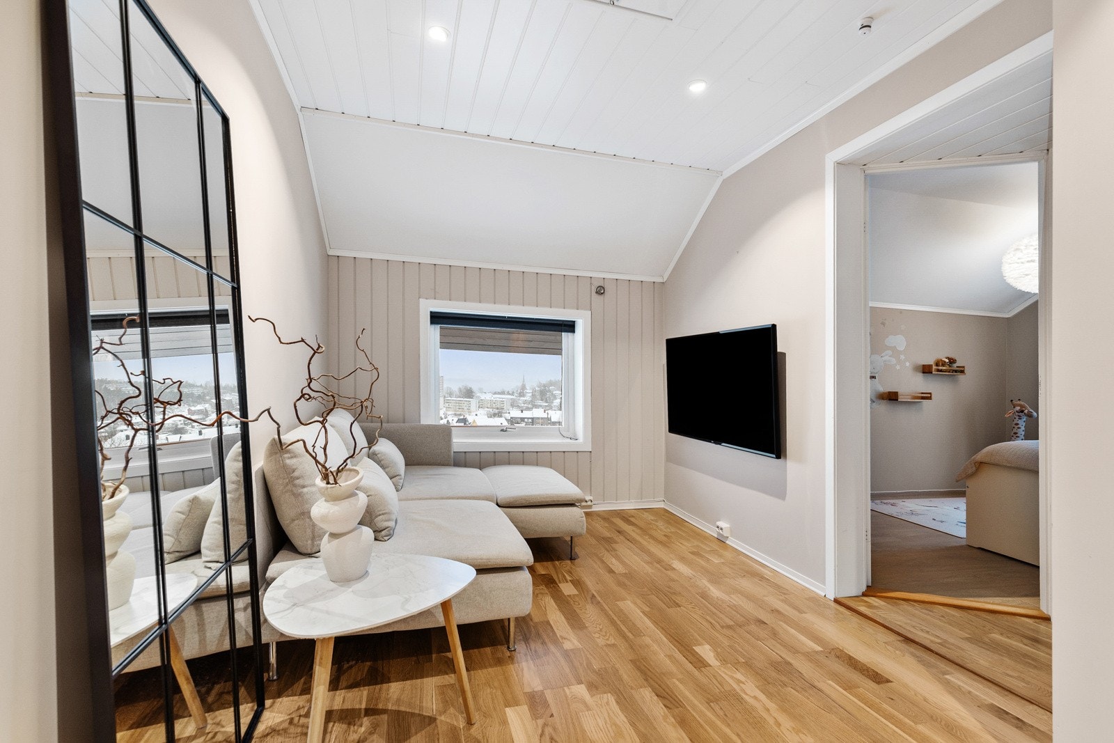 Tv-stue med flere bruksmuligheter. Galleribilde