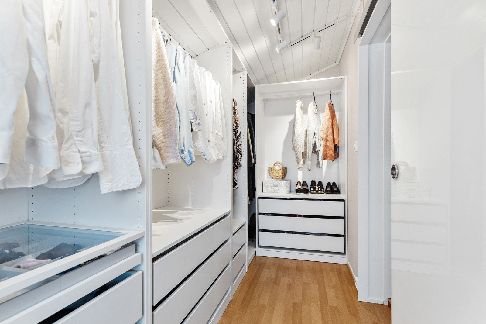 Omkledningsrom. Galleribilde